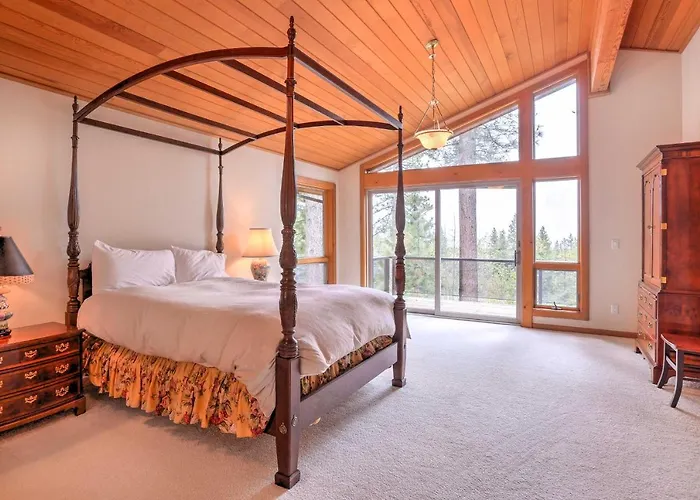 Mtn & Lake Views: Incline Village Ski Chalet